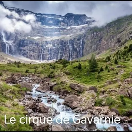 Tatil Evi La Maisonnette Calme & Nature Avec Terrasse Vue Campagne Sarrouilles