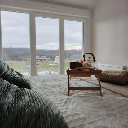 La Maisonnette Calme & Nature Avec Terrasse Vue Campagne 펜션 *