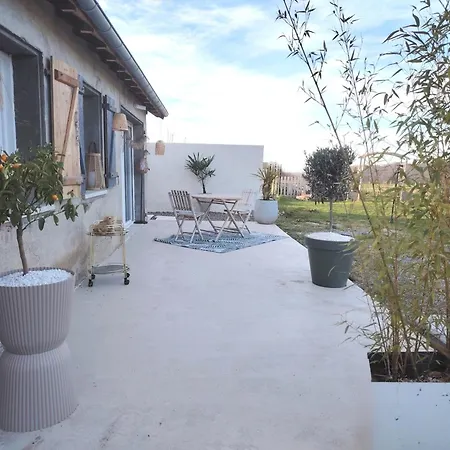 펜션 La Maisonnette Calme & Nature Avec Terrasse Vue Campagne Sarrouilles