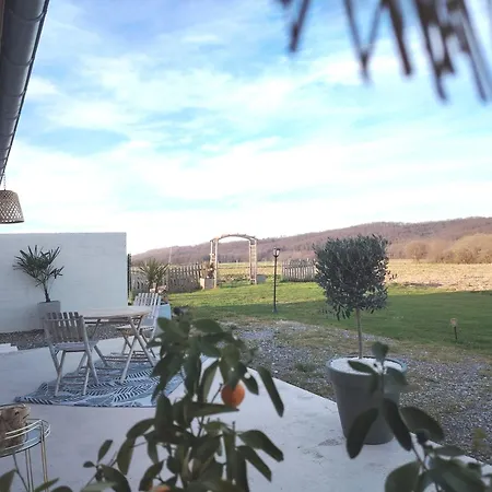 La Maisonnette Calme & Nature Avec Terrasse Vue Campagne 펜션 *