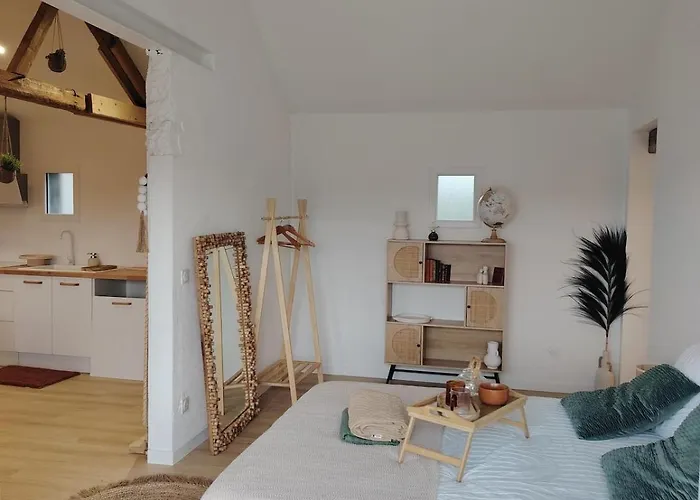 Holiday home La Maisonnette Calme & Nature Avec Terrasse Vue Campagne