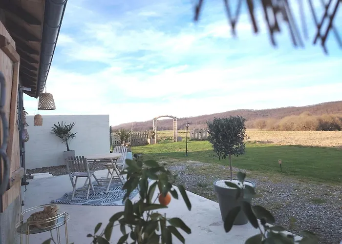 La Maisonnette Calme & Nature Avec Terrasse Vue Campagne Holiday home *